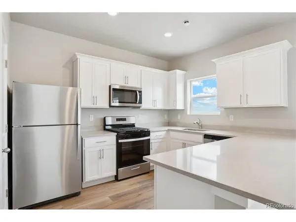 48200 Shetland Dr, Bennett, CO 80102