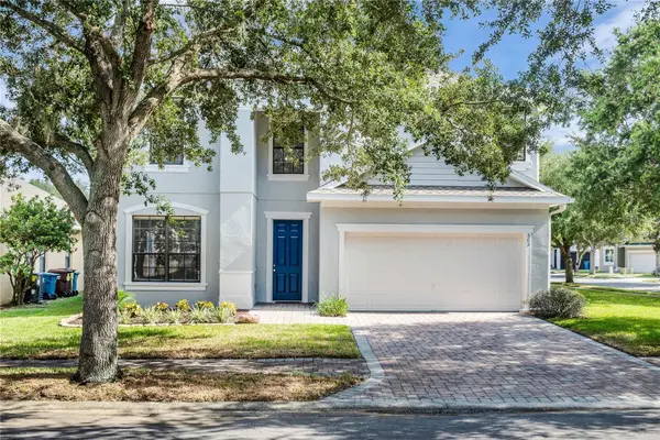563 LAKE DAVENPORT CIR, Davenport, FL 33837