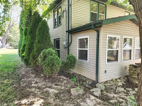 510 N Oak ST, Owensville, MO 65066