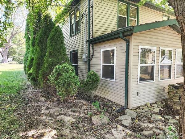 510 N Oak ST, Owensville, MO 65066