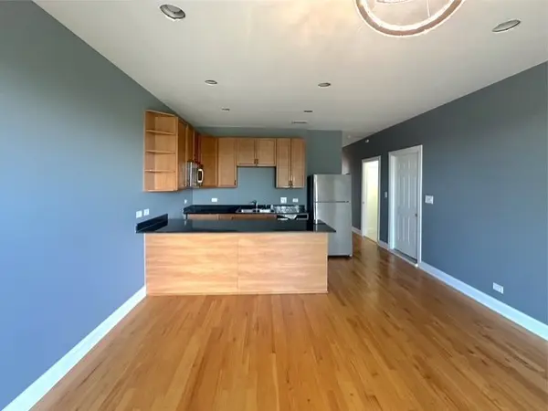2741 W Congress Pkwy #3E, Chicago, IL 60612