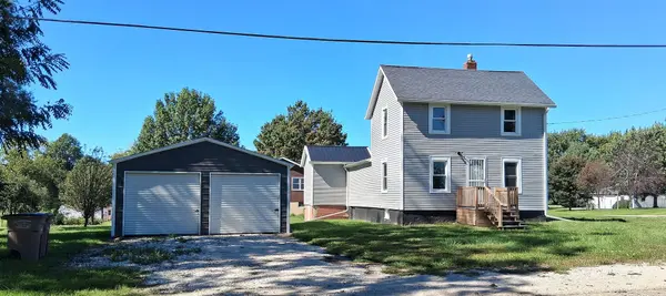 304 SE 3rd AVE, Galva, IL 61434