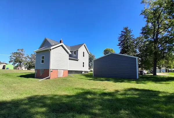 304 SE 3rd AVE, Galva, IL 61434