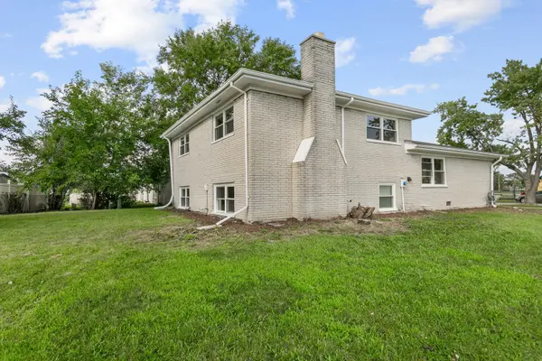 326 S Minerva AVE, Glenwood, IL 60425
