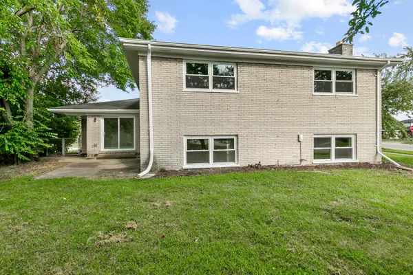326 S Minerva AVE, Glenwood, IL 60425