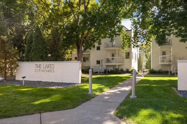 3012 Lake Shore DR #B, Minneapolis, MN 55416