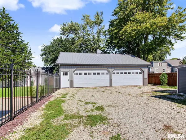 1422 N 17TH ST, Quincy, IL 62301