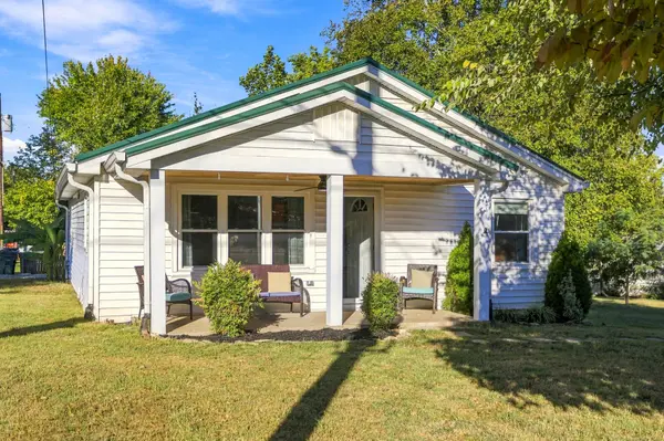 905 S Russell St, Portland, TN 37148
