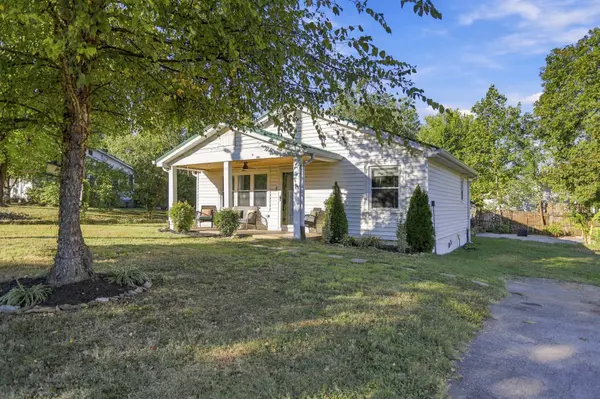 905 S Russell St, Portland, TN 37148