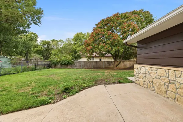 1383 N Caddy Ln, Wichita, KS 67212