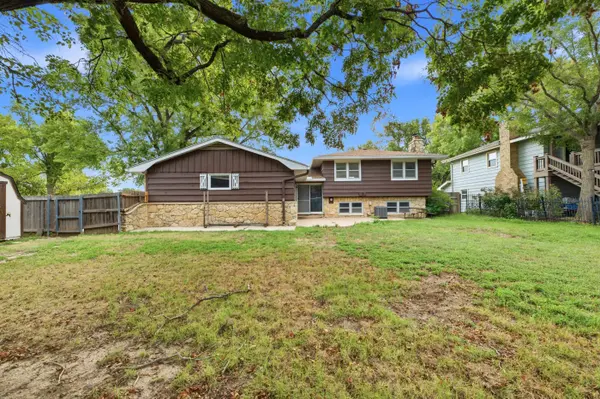 1383 N Caddy Ln, Wichita, KS 67212