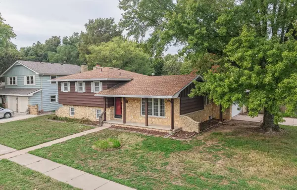 1383 N Caddy Ln, Wichita, KS 67212