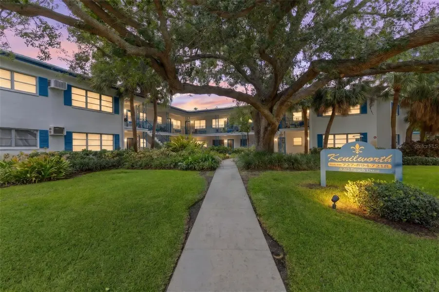 800 BEACH DR NE #1, St Petersburg, FL 33701