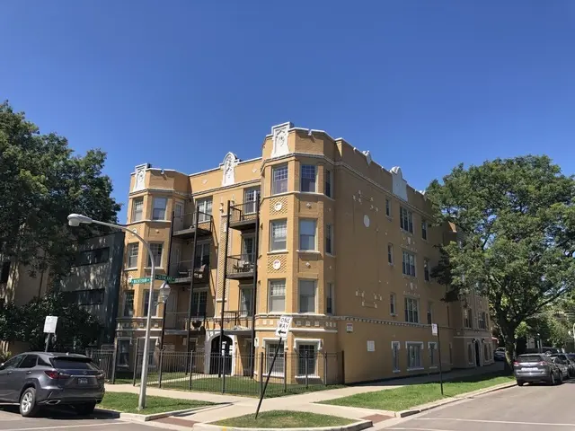 2707 W Glenlake AVE #3, Chicago, IL 60659