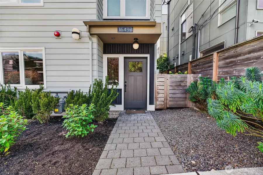 3649 Francis AVE N #B, Seattle, WA 98103