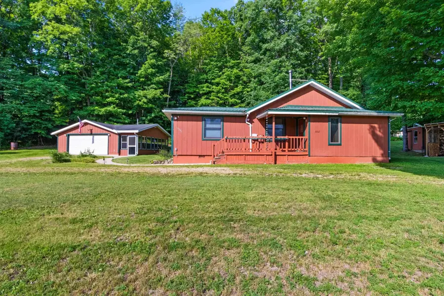 10257 CEDAR VALLEY LN, Suring, WI 54174