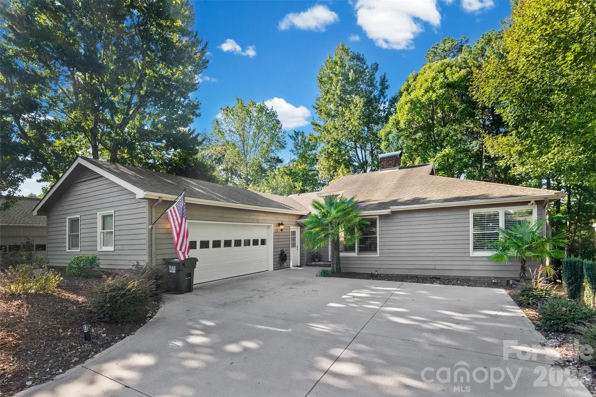 18 Shipmaster CT, Lake Wylie, SC 29710