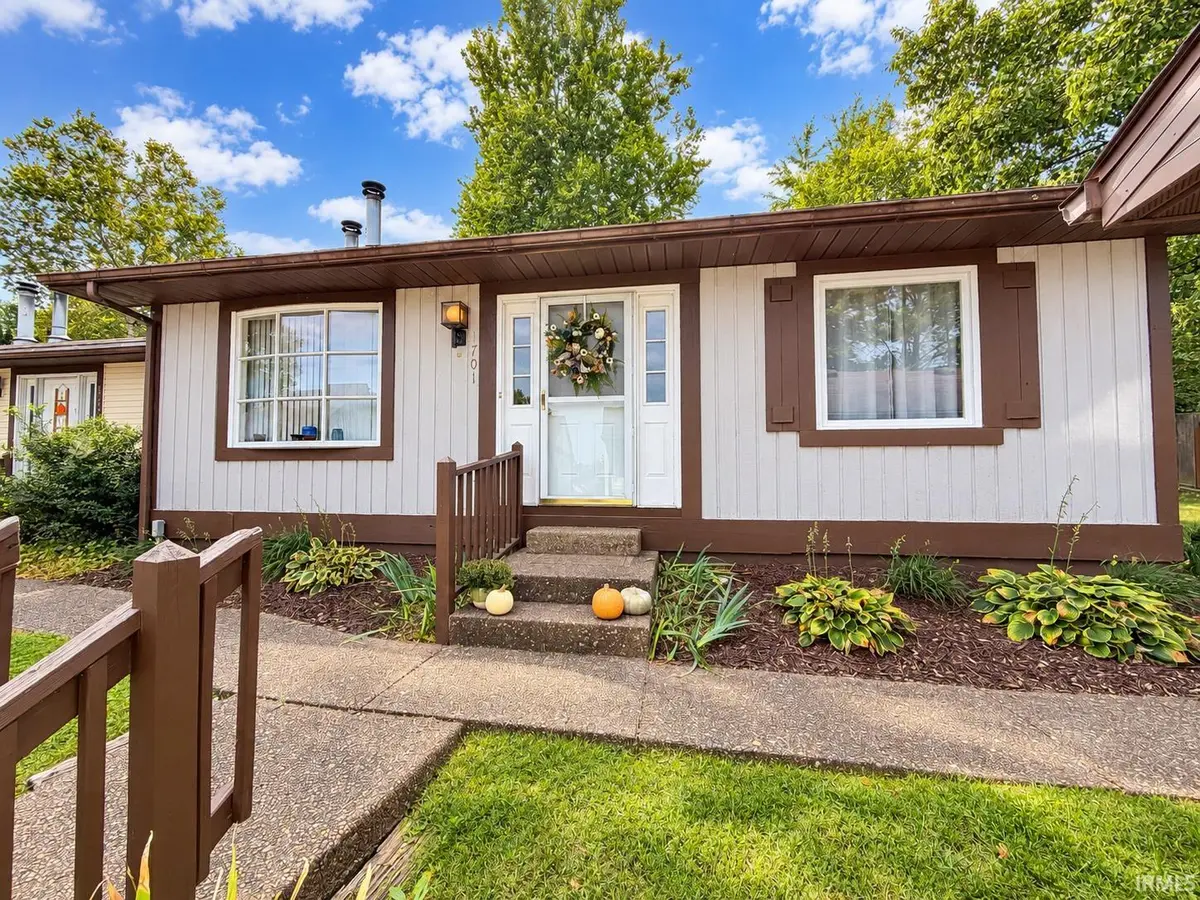 1701 Village LN, Evansville, IN 47725