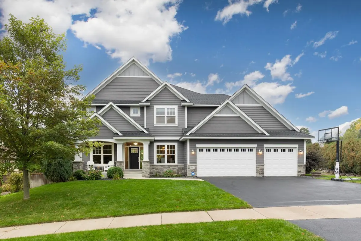 2403 Highover TRL, Chanhassen, MN 55317