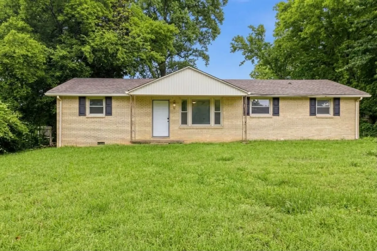 13 Charlemagne Blvd, Clarksville, TN 37042