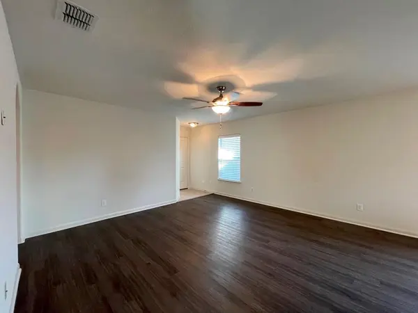113 Robertson LN, Jarrell, TX 76537