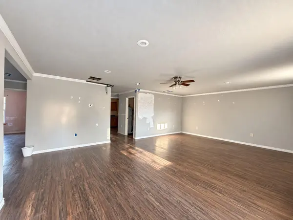 900 Lee LN, Lockhart, TX 78644