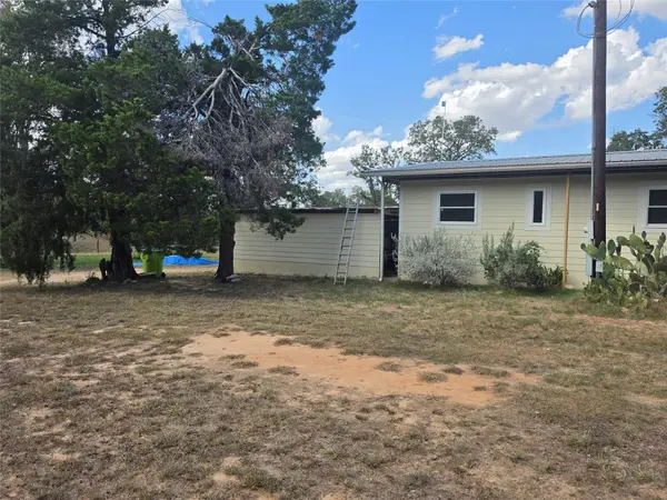 150 Wayside DR, Elgin, TX 78621