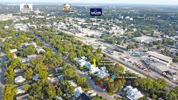 445 S Academy Ave, New Braunfels, TX 78130