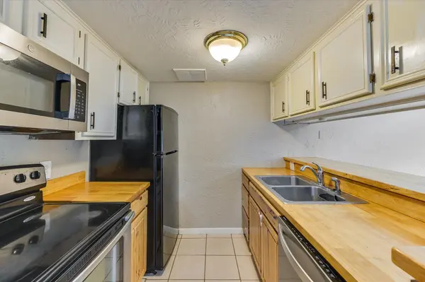 38 Cypress Fairway VLG, Wimberley, TX 78676