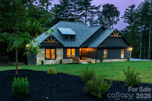 113 Perry PL, Hendersonville, NC 28739