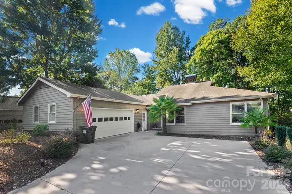 18 Shipmaster CT, Lake Wylie, SC 29710