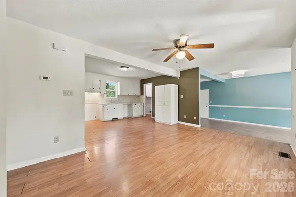 425 Heritage Farm RD, Hickory, NC 28601