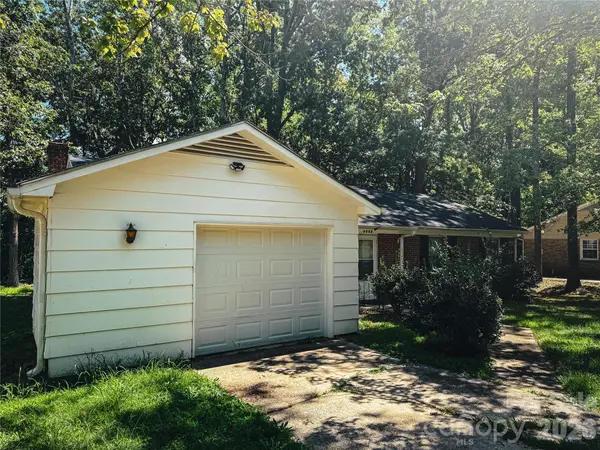 5500 Whippoorwill ST, Durham, NC 27704