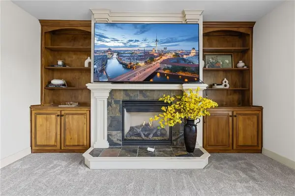 5306 W 165th TER, Overland Park, KS 66085