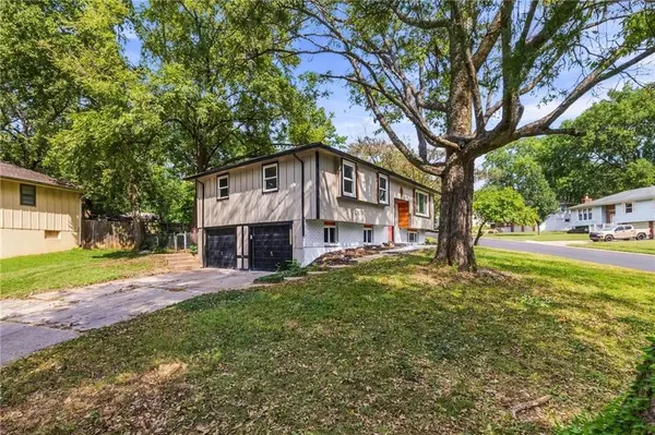 2009 SE Abbey ST, Blue Springs, MO 64014