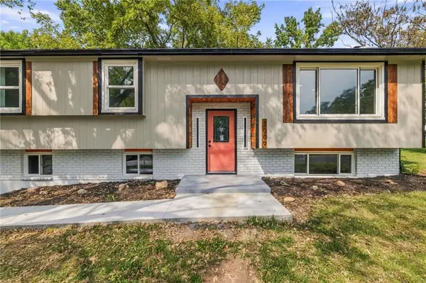 2009 SE Abbey ST, Blue Springs, MO 64014
