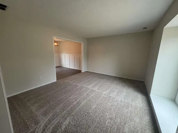 4504 Woodlynn CT, Fort Wayne, IN 46816-4157