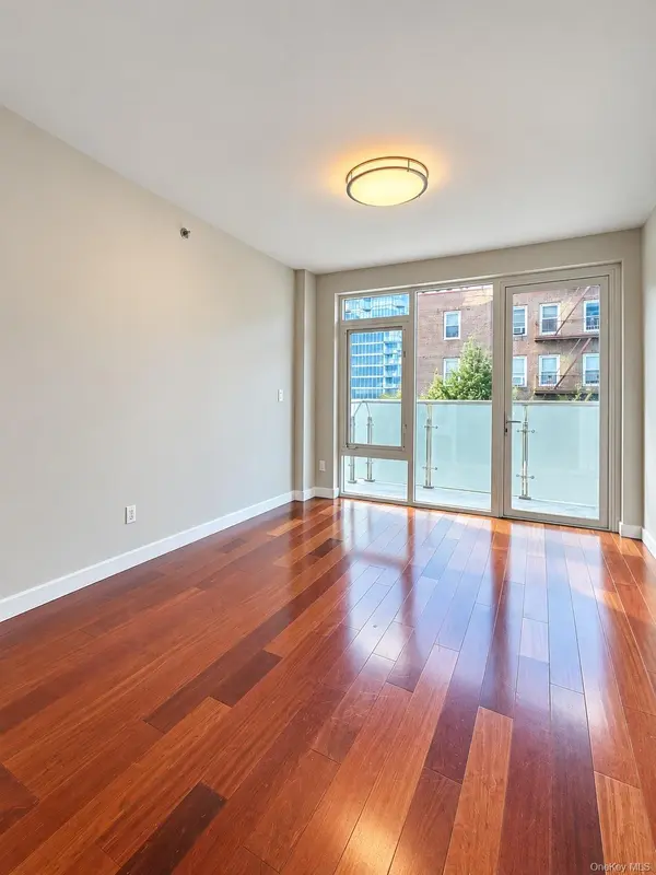 14238 37th AVE #4A, Flushing, NY 11354