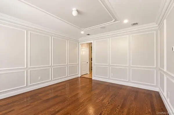 16 Belvedere CT, Staten Island, NY 10307