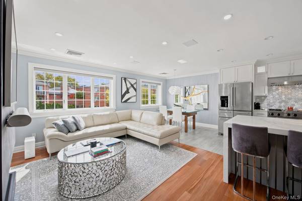 20-10 Hazen ST, East Elmhurst, NY 11370