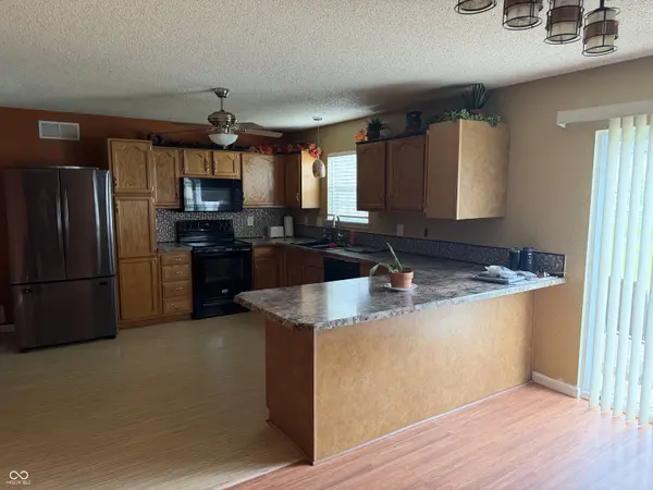 9625 Treyburn Lakes DR, Indianapolis, IN 46239