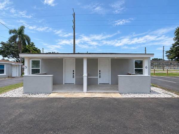 5680 28TH ST N #D5, St Petersburg, FL 33714