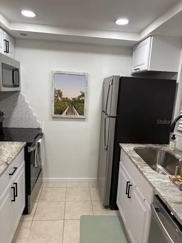 2727 75TH ST W #9A2, Bradenton, FL 34209
