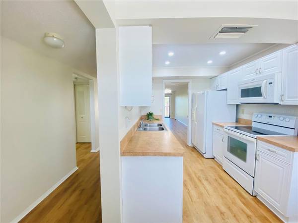 505 30TH AVE W #E406, Bradenton, FL 34205
