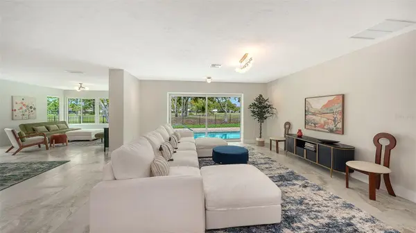 1967 BROOKHAVEN DR, Sarasota, FL 34239