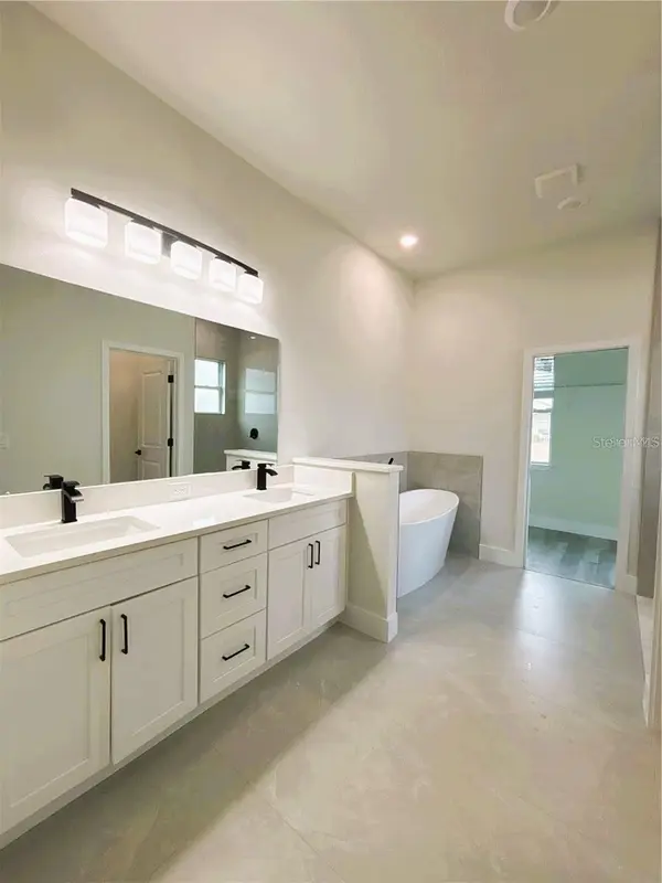 3068 VELVET LN, North Port, FL 34286