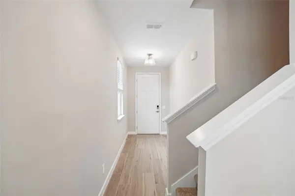 7542 DEER VALLEY CIRCLE, Tampa, FL 33635