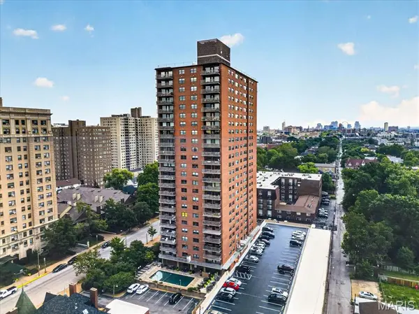4466 W Pine BLVD #8C, St Louis, MO 63108