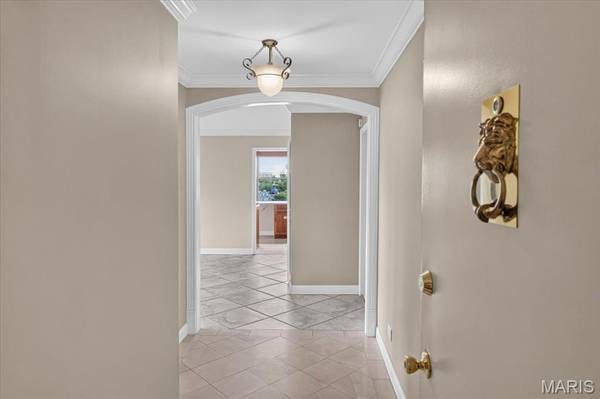 4466 W Pine BLVD #8C, St Louis, MO 63108