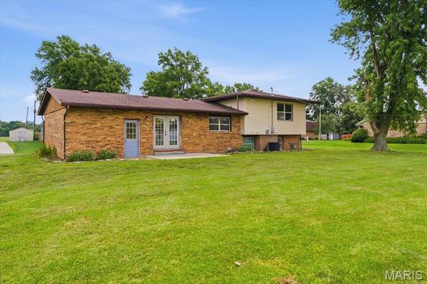 7 Draco DR, Freeburg, IL 62243